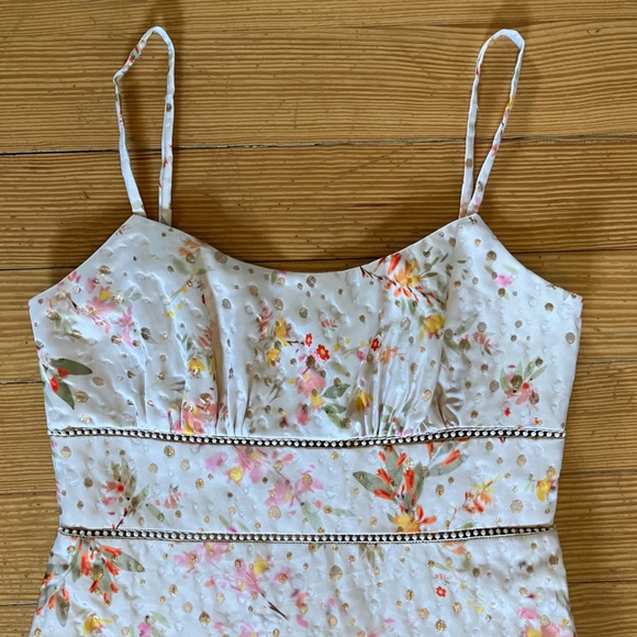 NWOT MONIQUE LHUILLIER
Wildflower Jacquard Mermaid Gown
In Ecru Sz 4. - Picture 8 of 15